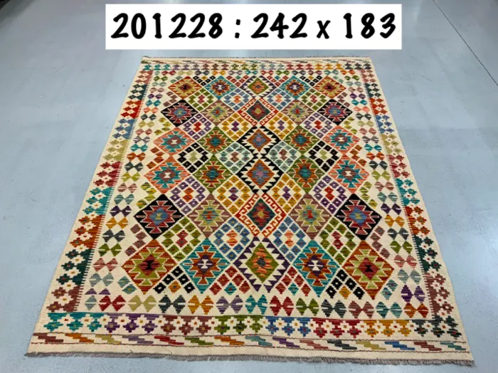 Tapis Kilim 17